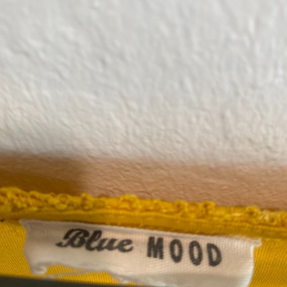 Embroidered eyelet top - Picture 2 of 3